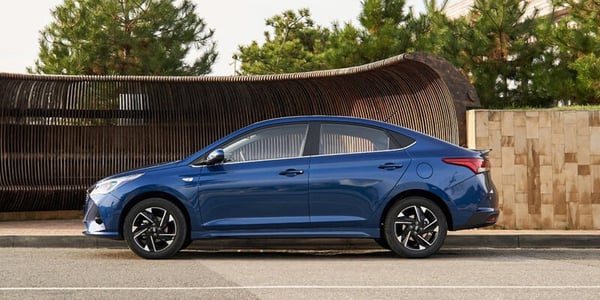 Первая партия автомобилей нового бренда Solaris поступила дилерам в Петербурге