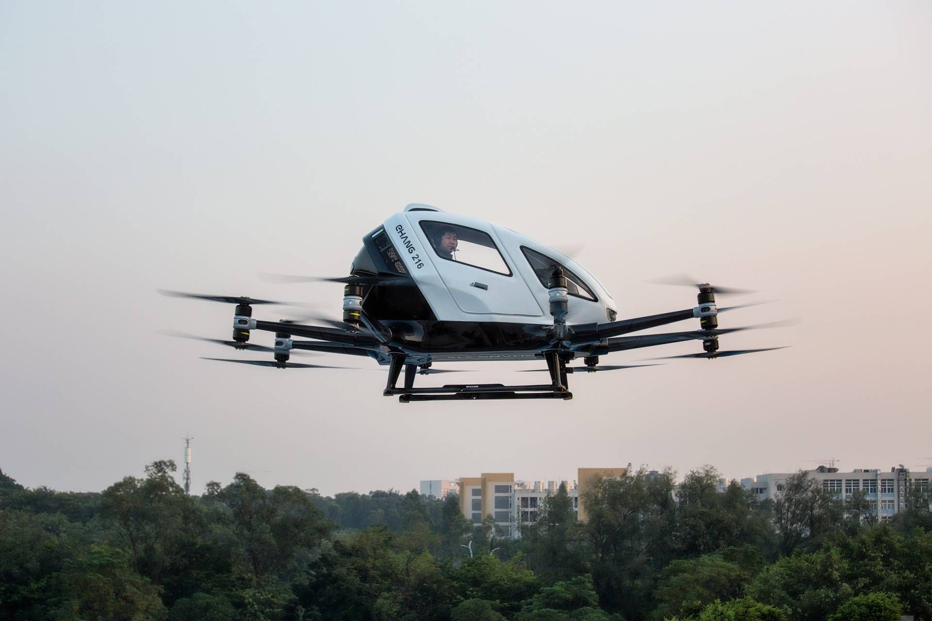 HU-Huazhi-founder-president-CEO-of-EHang-took-flight-with-EHang-216-at-EHang-Guangzhou-command-and-control-center