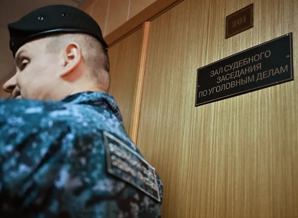 Минюст предложил дать приставам право носить и применять оружие