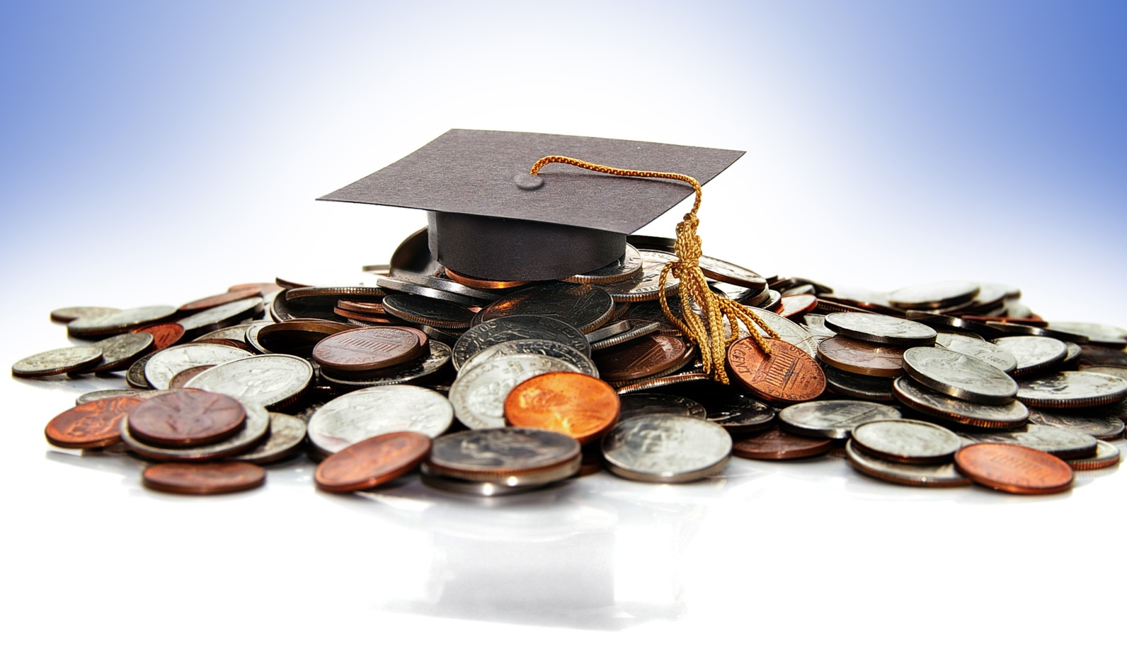 mortarboard-on-pile-of-coins