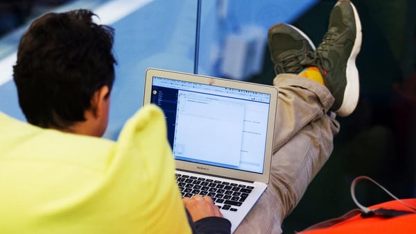 В России самозанятые поставили госкомпаниям товаров и услуг на 2 млрд рублей